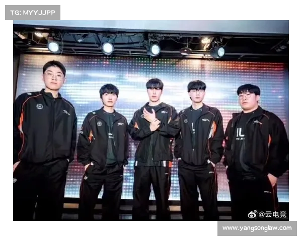 英雄联盟S赛直播精彩对决不断 燃情赛事引爆全球电竞热潮
